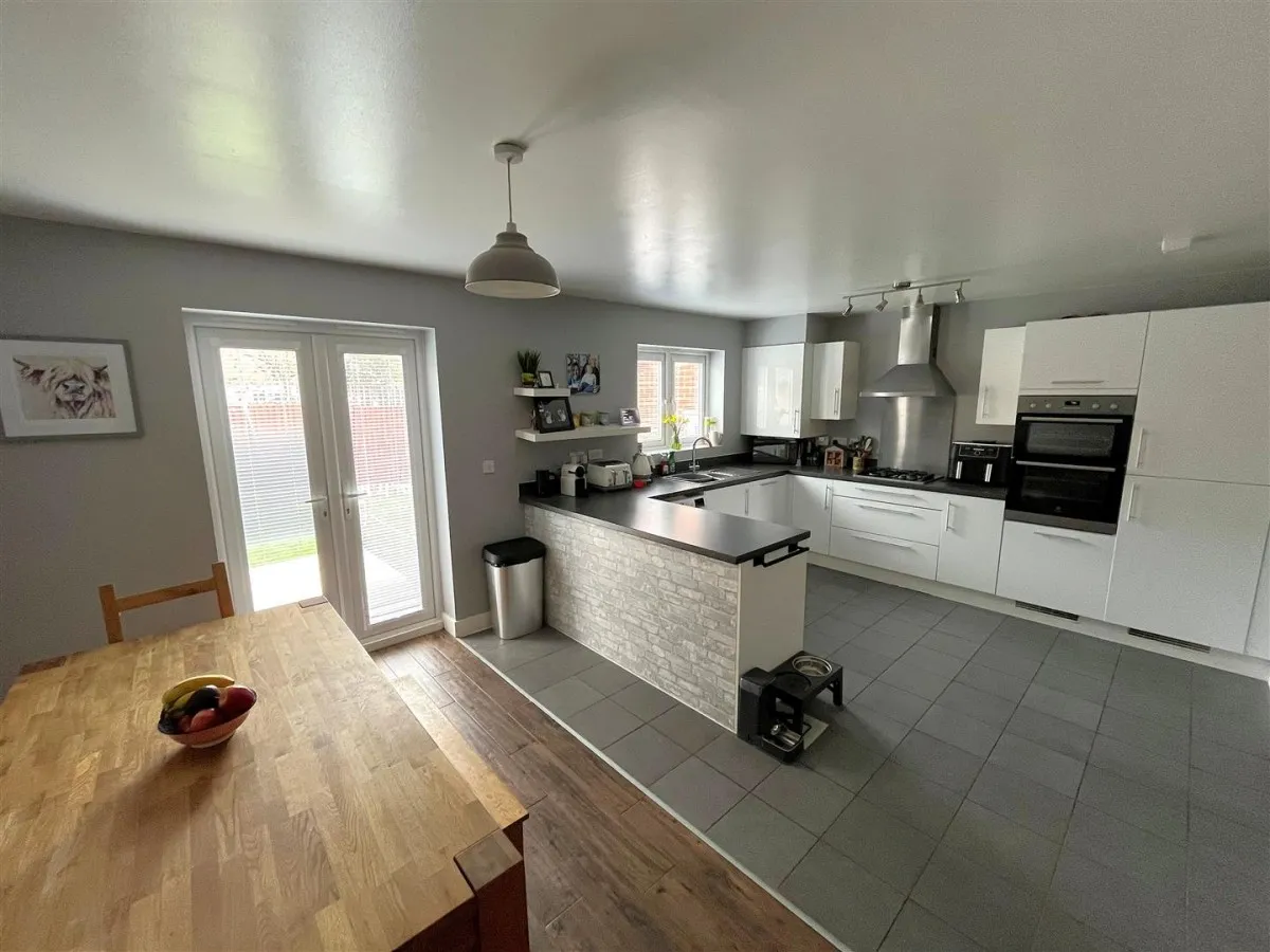 Meek Road, Newent, GL18, photo 4