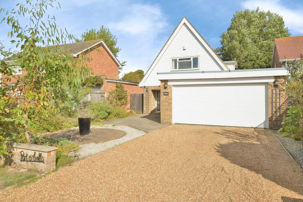 4 bed house for sale, Blenheim Road, Littlestone, TN28