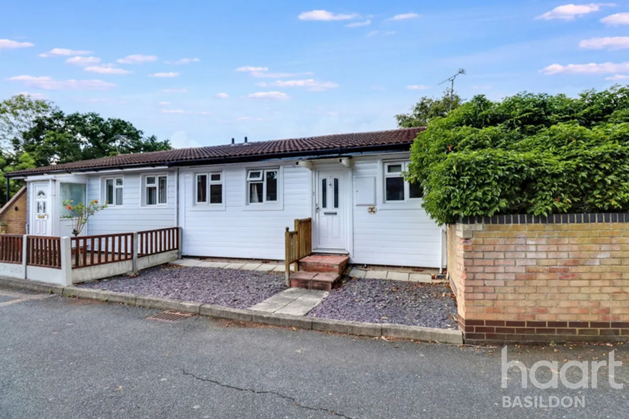 2 bed house for sale, Holgate, Basildon, SS13