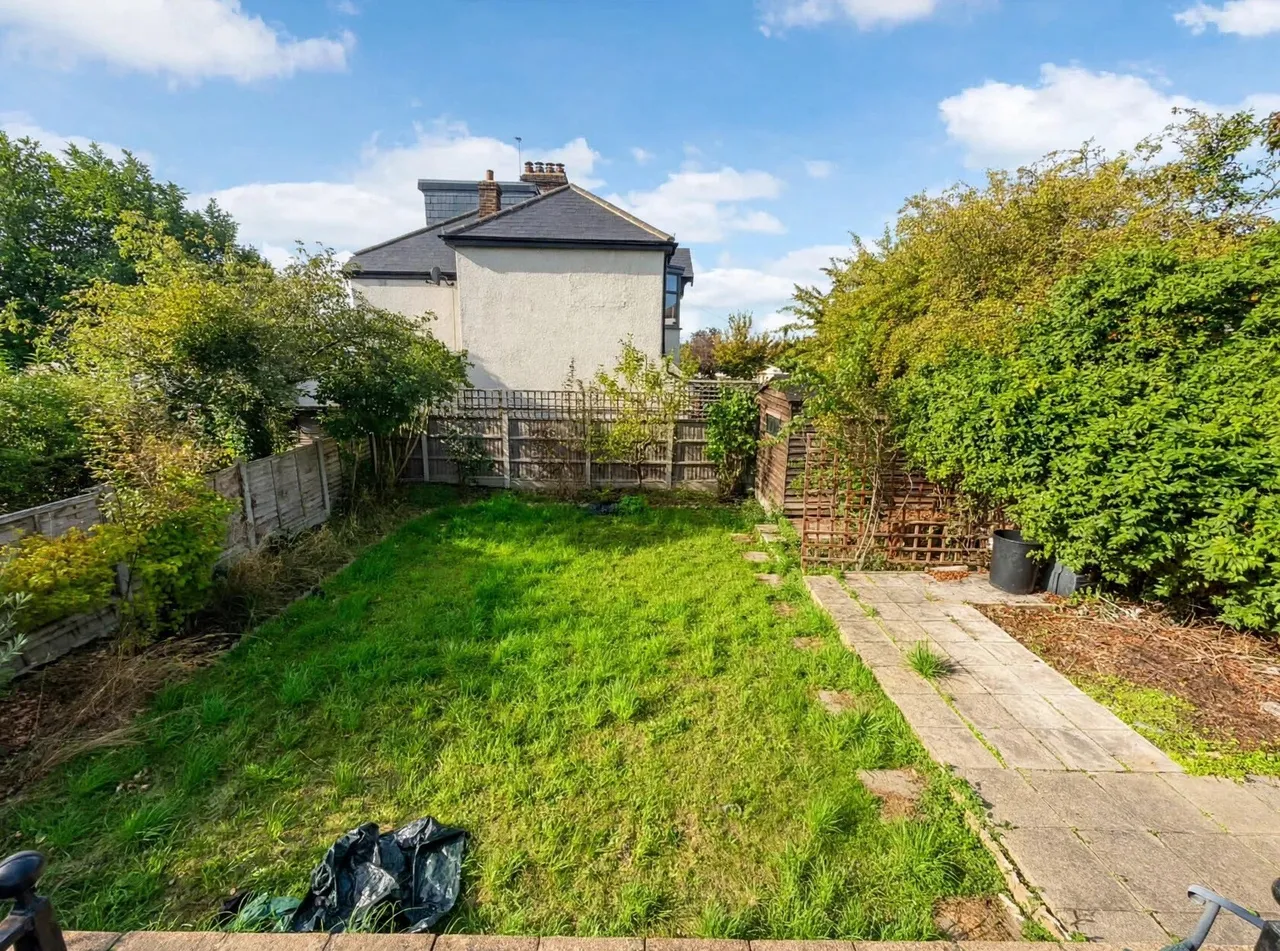 Falmouth Gardens, Ilford, IG4, photo 2