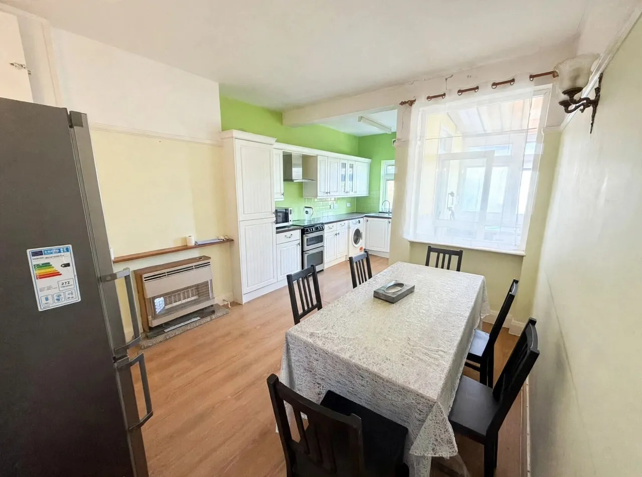 Falmouth Gardens, Ilford, IG4, photo 10