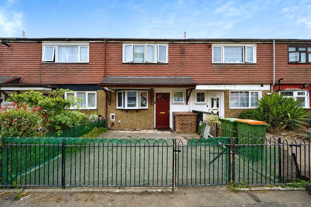 3 bed house for sale — Grange Road, London, E13
