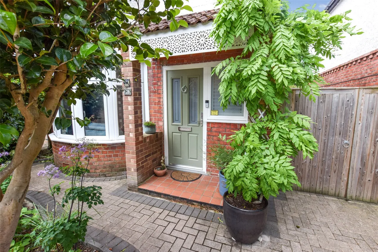 Canterbury Road, Farnborough, Hampshire, GU14 6QP, photo 23