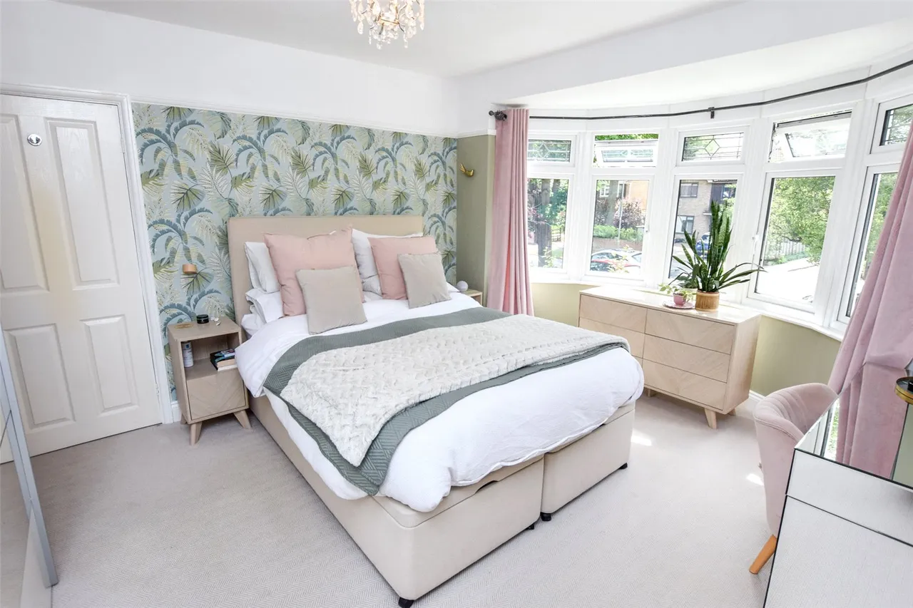 Canterbury Road, Farnborough, Hampshire, GU14 6QP, photo 5