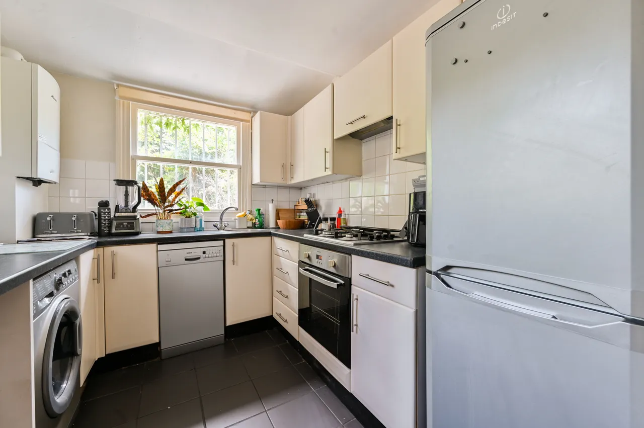 London, SW11, photo 5