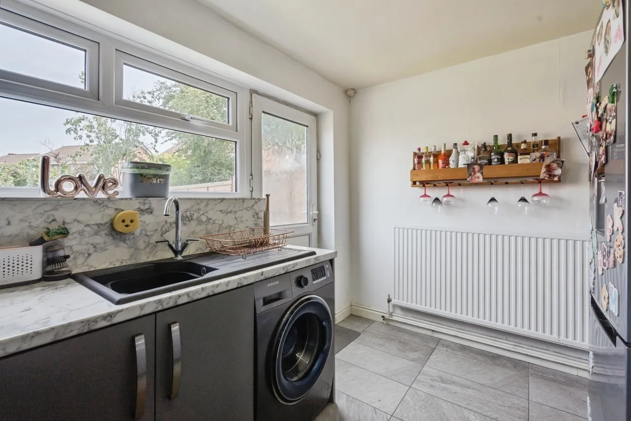 Surrey Close, Little Lever, BL3, photo 19