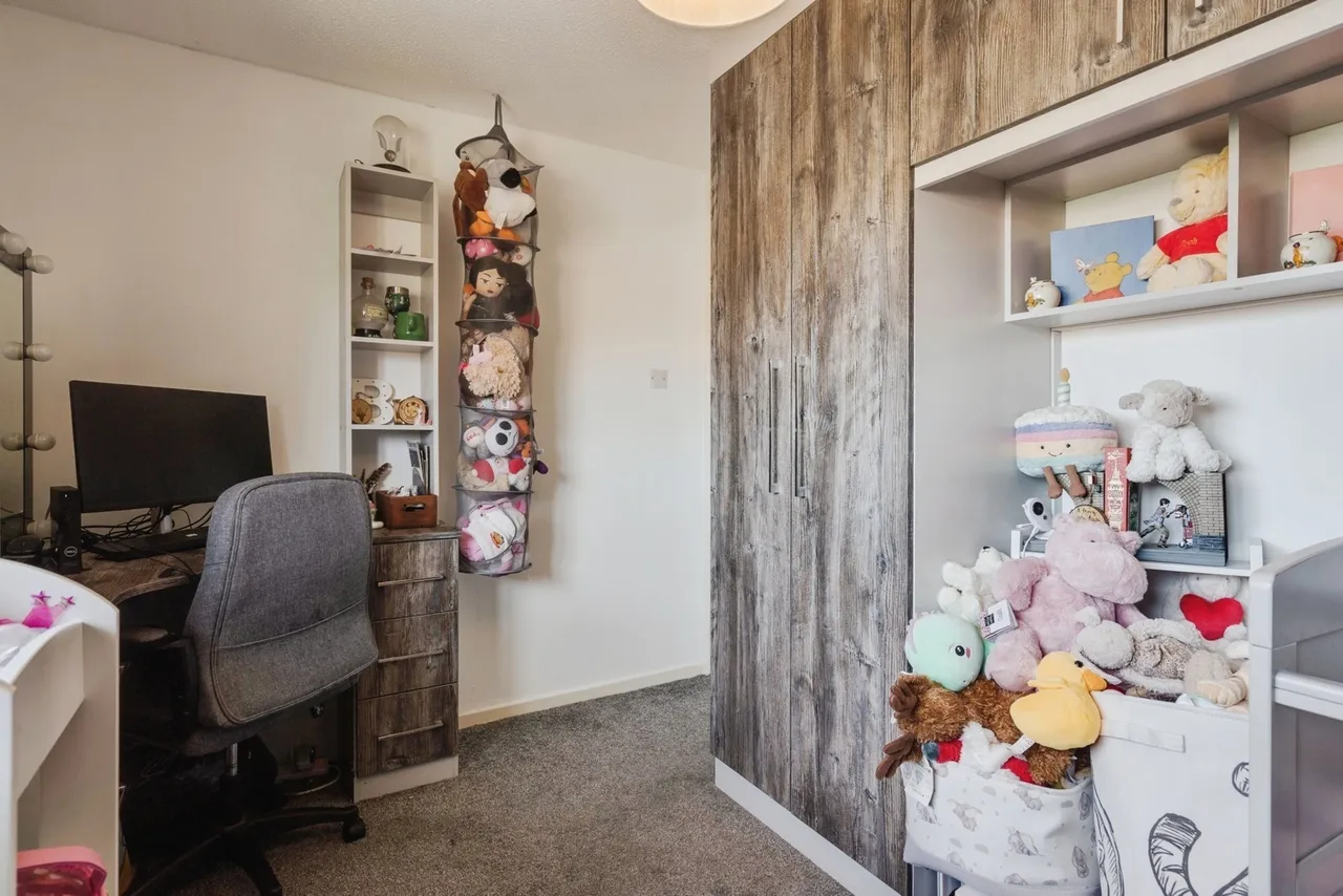 Surrey Close, Little Lever, BL3, photo 14