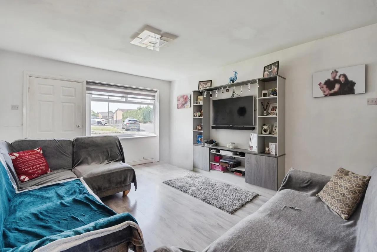 Surrey Close, Little Lever, BL3, photo 3