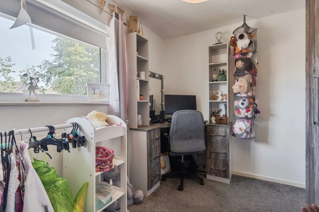 Surrey Close, Little Lever, BL3, photo 13