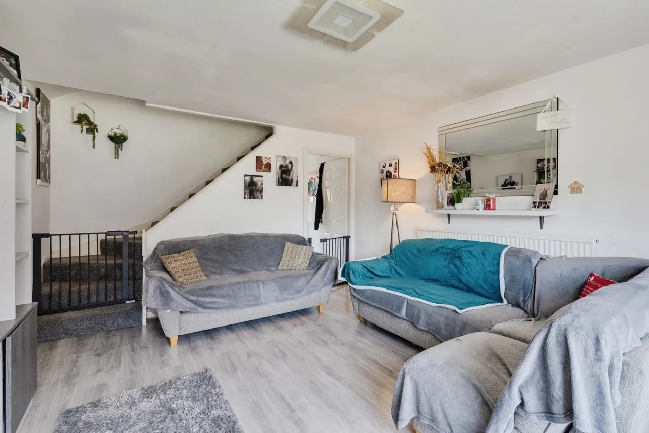 Surrey Close, Little Lever, BL3, photo 5