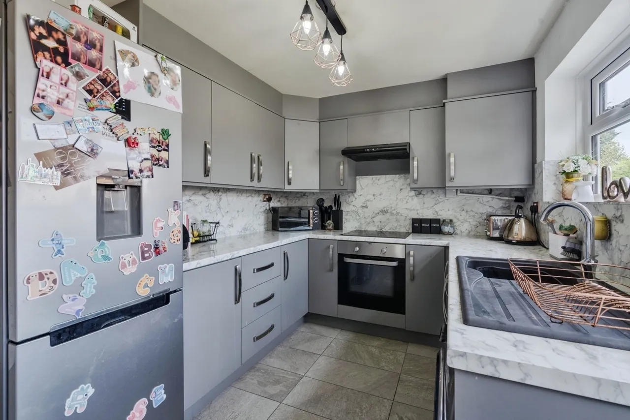 Surrey Close, Little Lever, BL3, photo 10