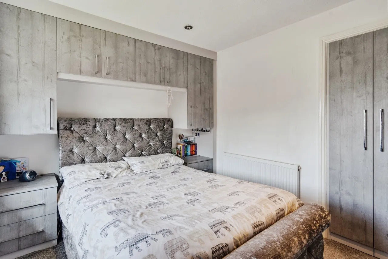 Surrey Close, Little Lever, BL3, photo 16