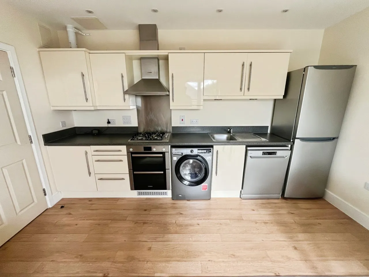 Idsworth Court, Basingstoke, Hampshire, RG24 9RR, photo 2