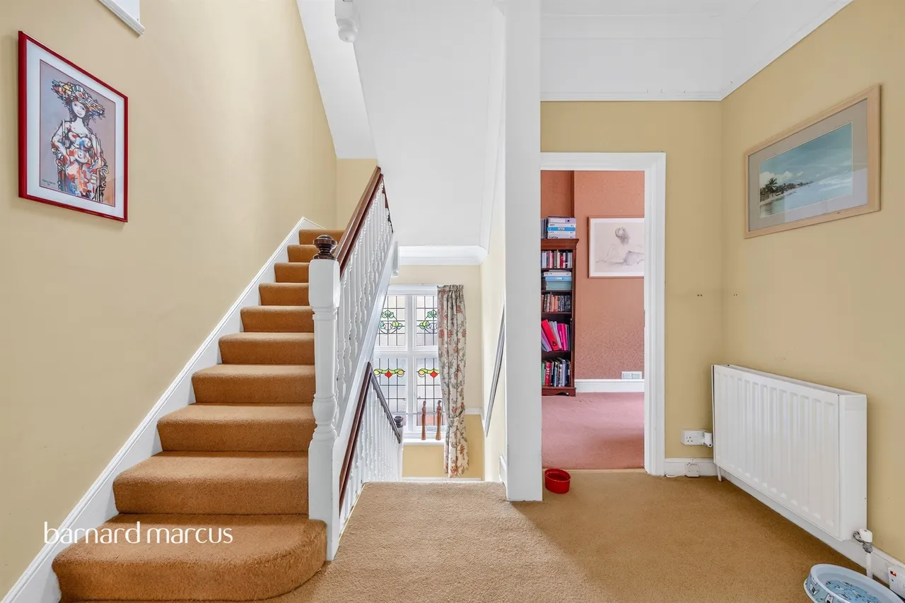 Woodcote Valley Road, Purley, CR8, photo 15