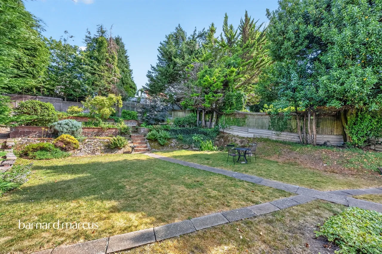 Woodcote Valley Road, Purley, CR8, photo 24