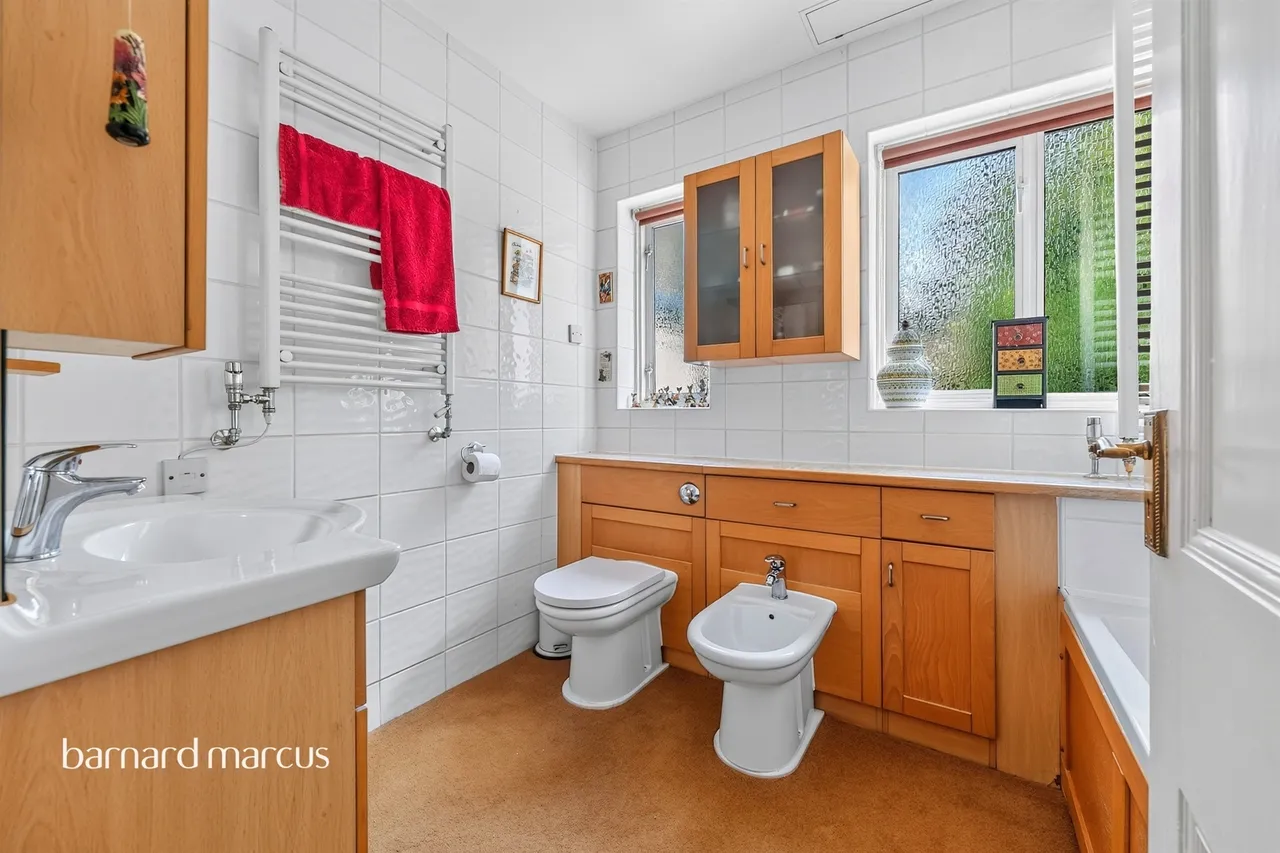 Woodcote Valley Road, Purley, CR8, photo 18