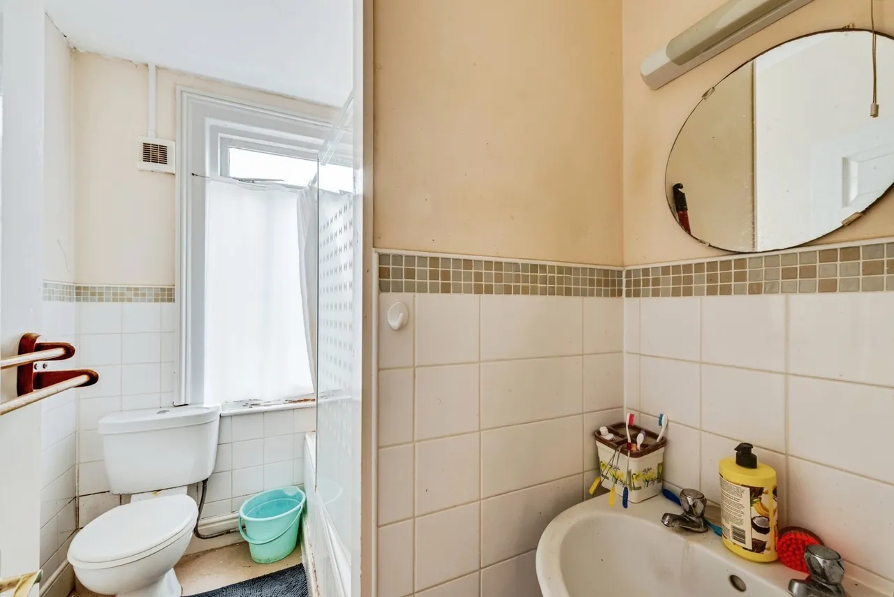 Dryden Street, Swindon, Wiltshire, SN1, photo 11