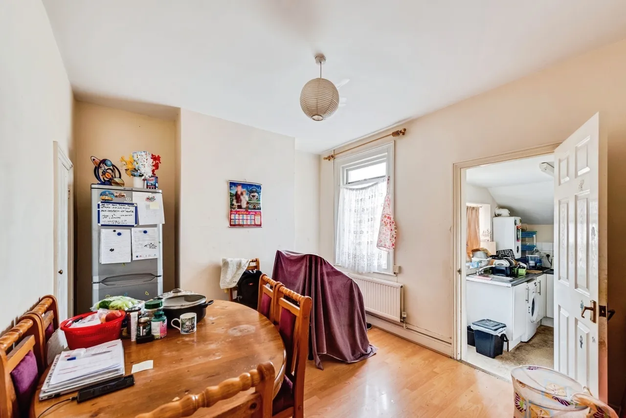 Dryden Street, Swindon, Wiltshire, SN1, photo 4