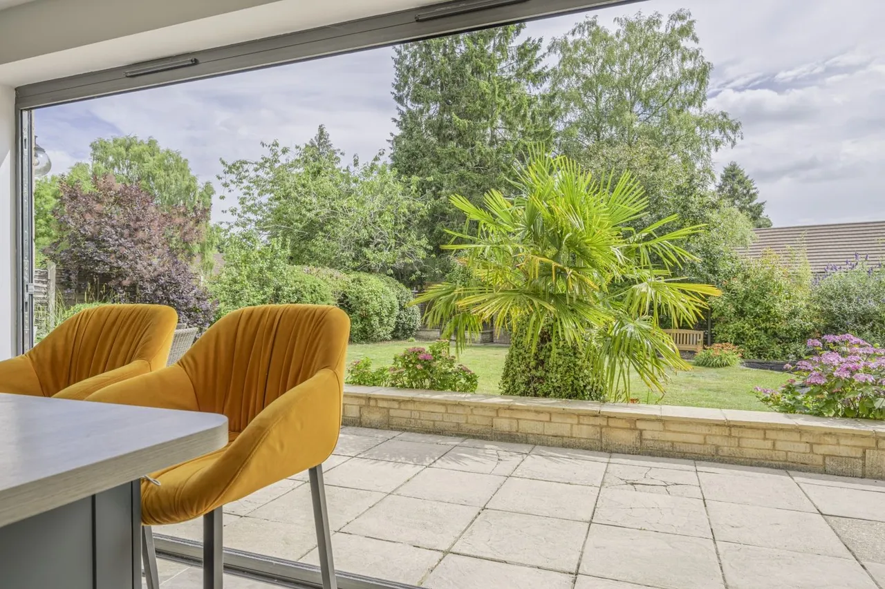 Cirencester Road, South Cerney, GL7, photo 9