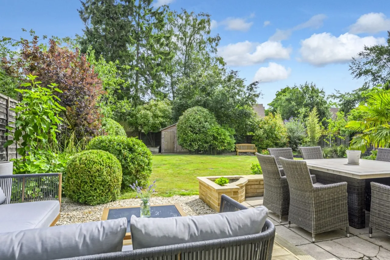 Cirencester Road, South Cerney, GL7, photo 6