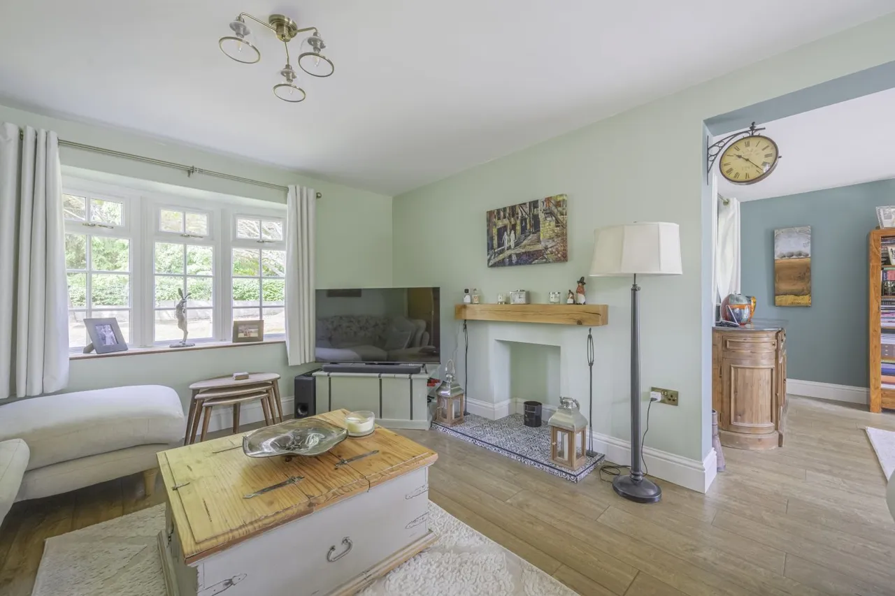 Cirencester Road, South Cerney, GL7, photo 2