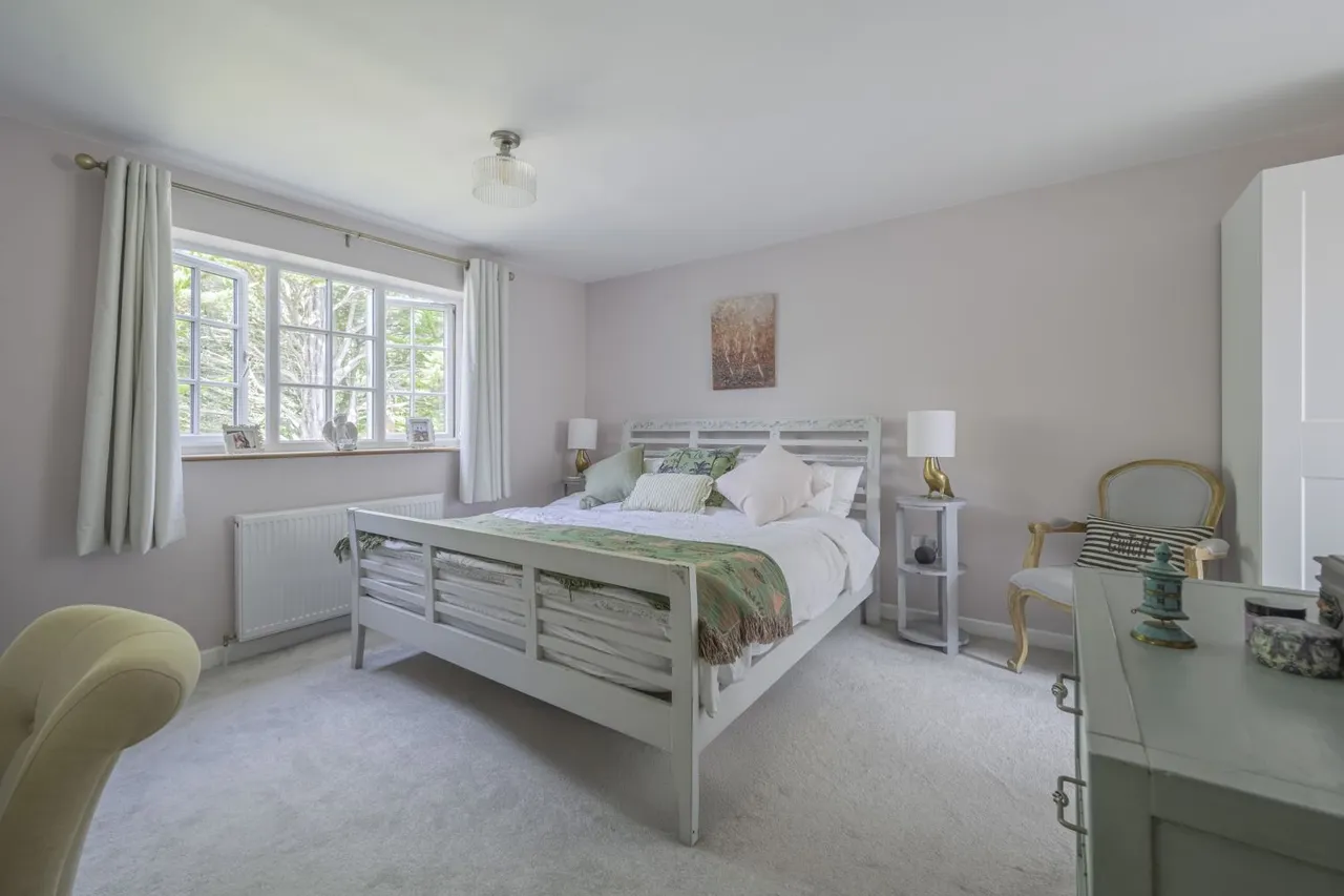 Cirencester Road, South Cerney, GL7, photo 7