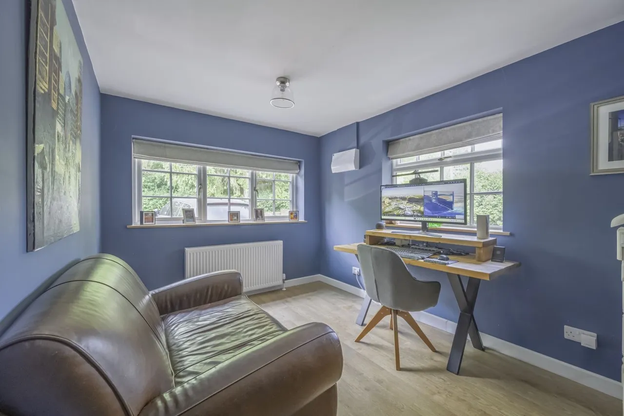 Cirencester Road, South Cerney, GL7, photo 14