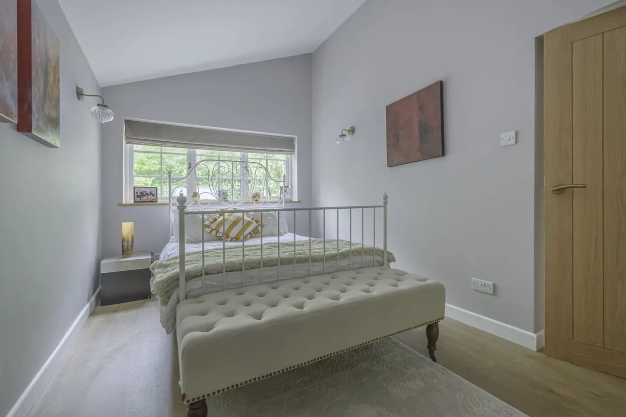 Cirencester Road, South Cerney, GL7, photo 13