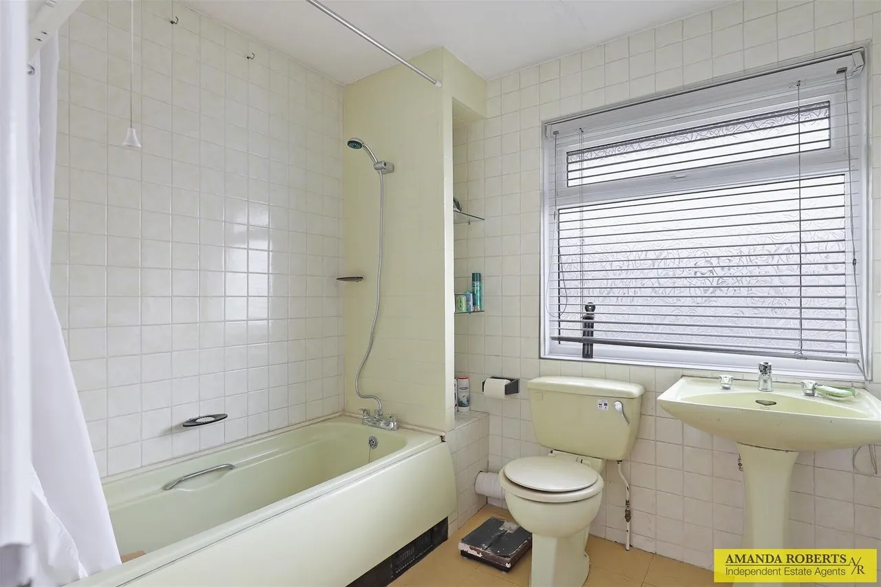 Faversham Avenue, Chingford, photo 15