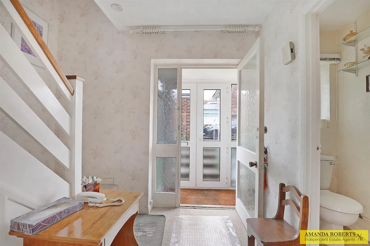 Faversham Avenue, Chingford, photo 11