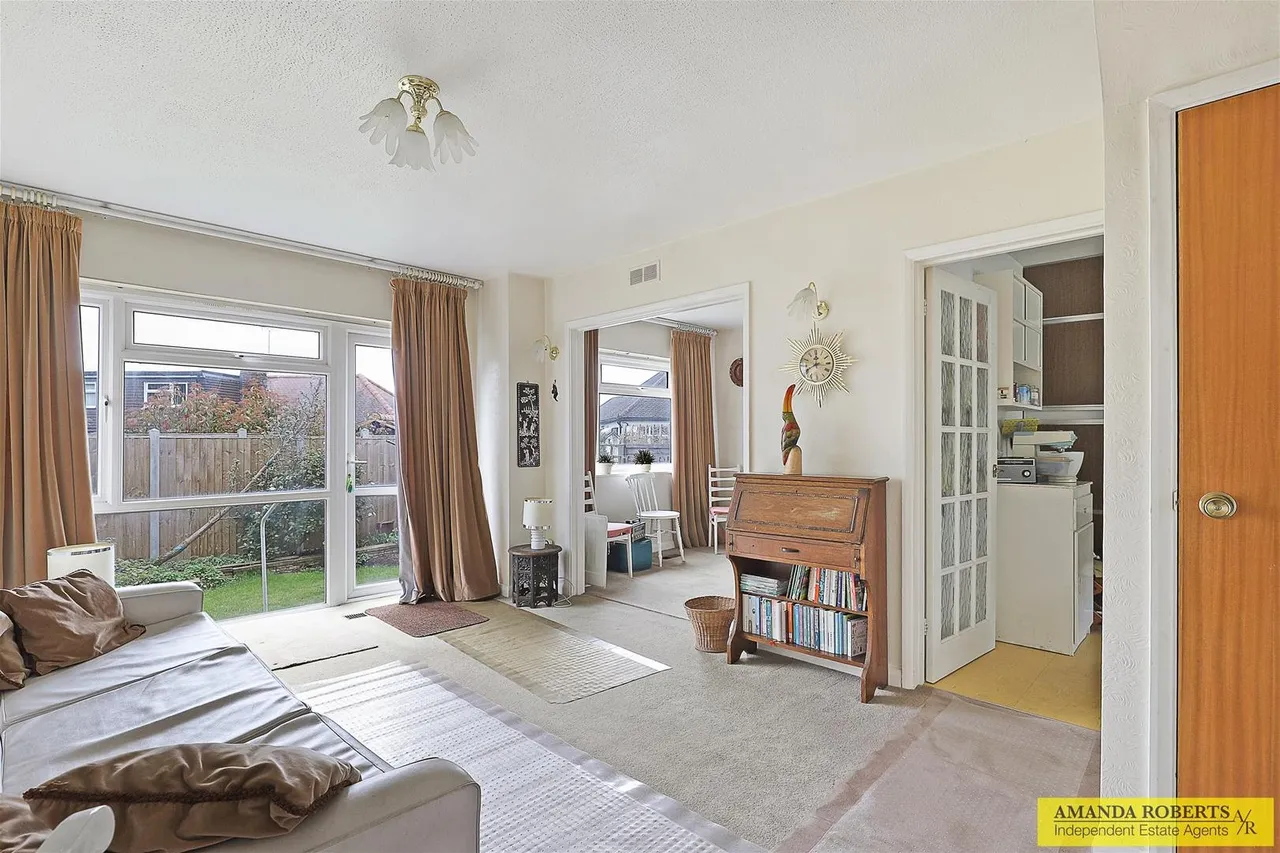 Faversham Avenue, Chingford, photo 3