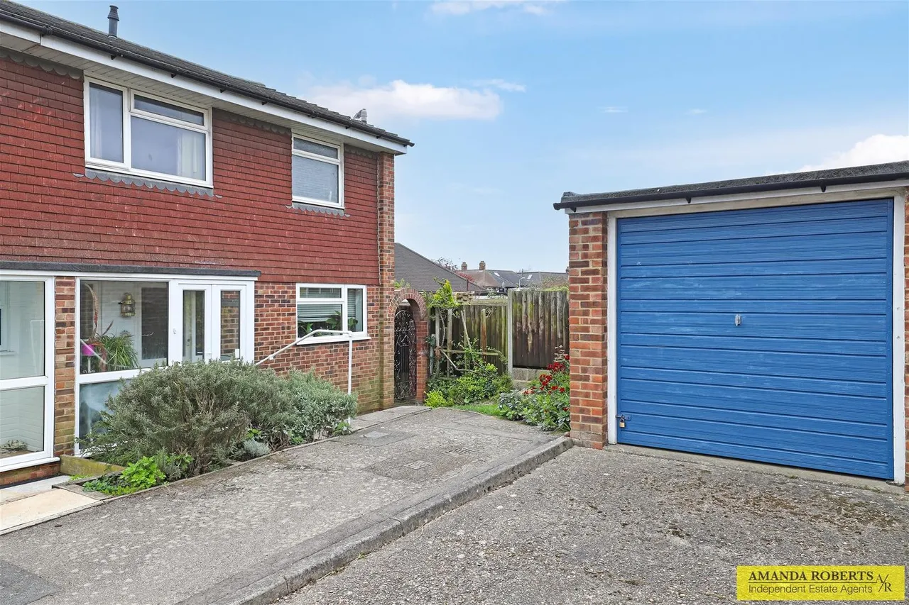 Faversham Avenue, Chingford, photo 20