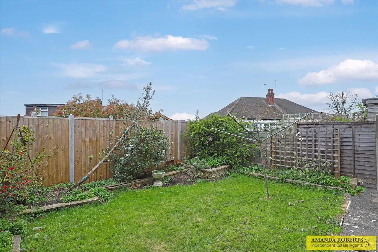 Faversham Avenue, Chingford, photo 17
