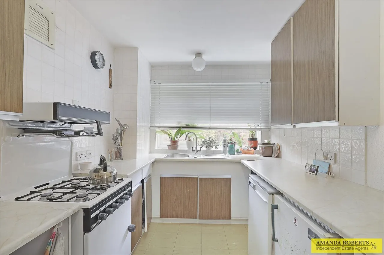 Faversham Avenue, Chingford, photo 7