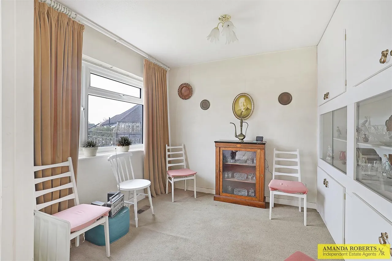 Faversham Avenue, Chingford, photo 9