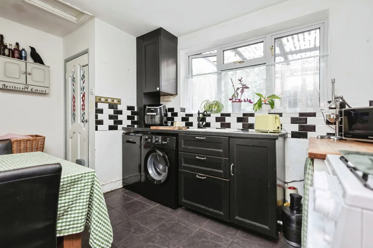 Alexander Road, Smethwick, B67, photo 6