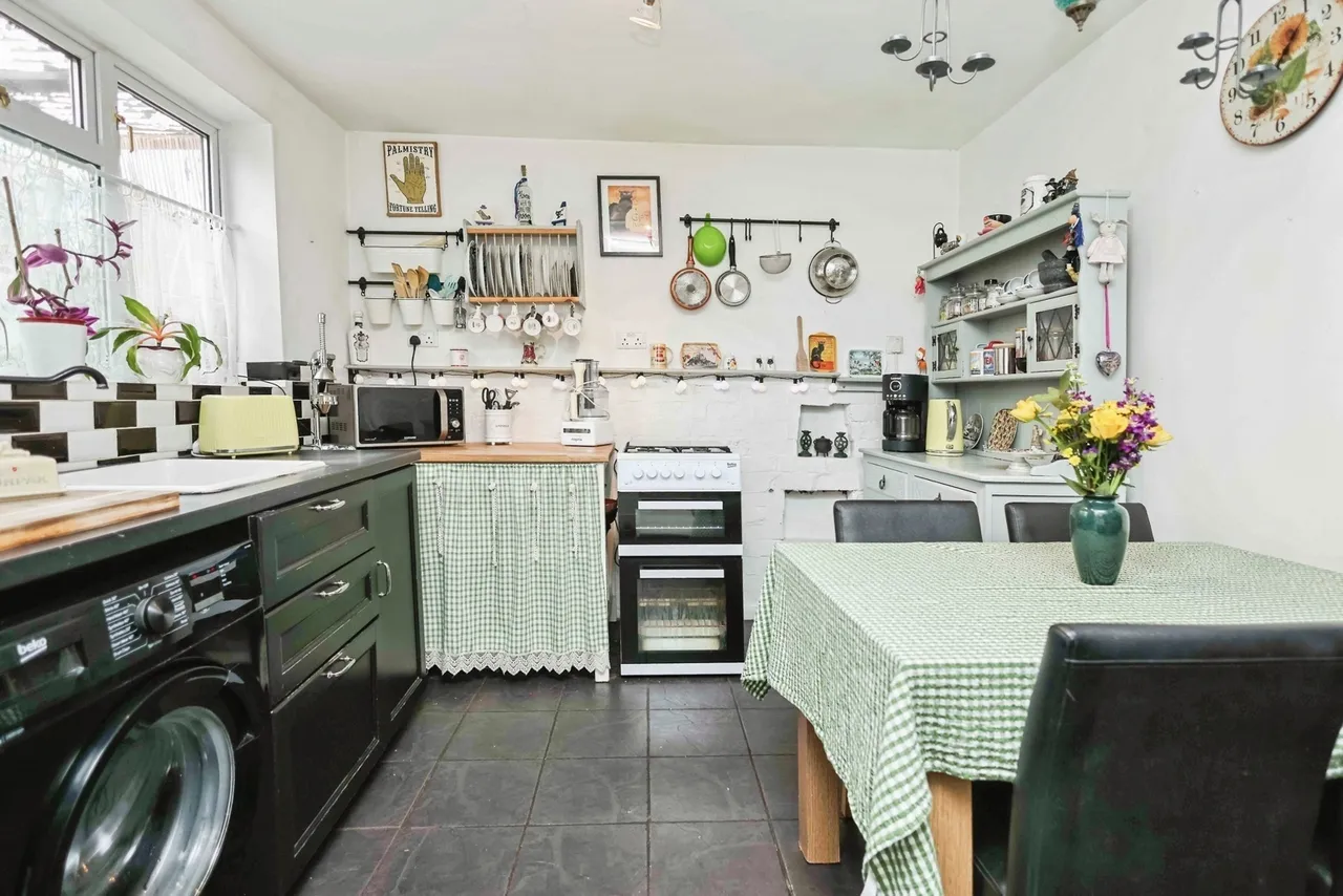 Alexander Road, Smethwick, B67, photo 5