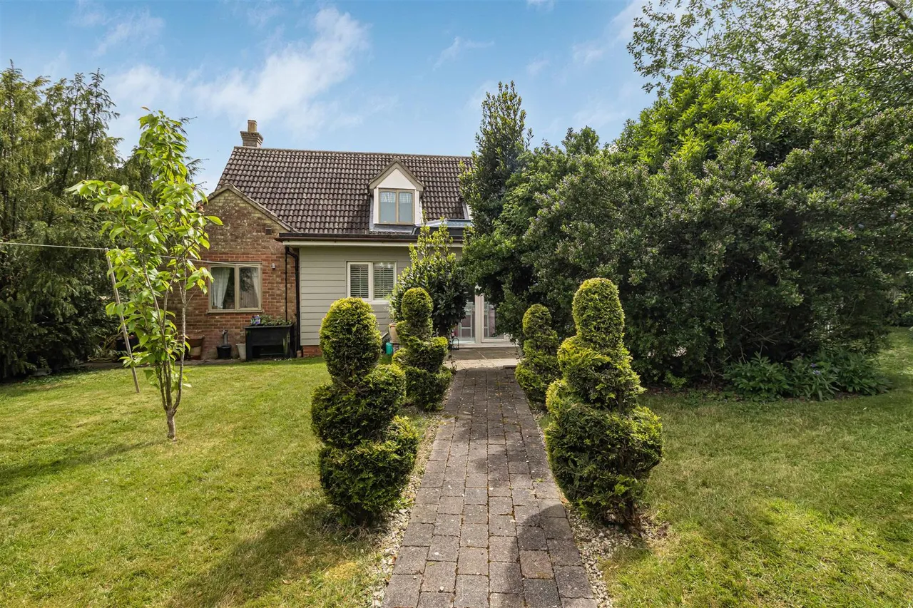 The Green, Castle Camps, CB21, photo 9