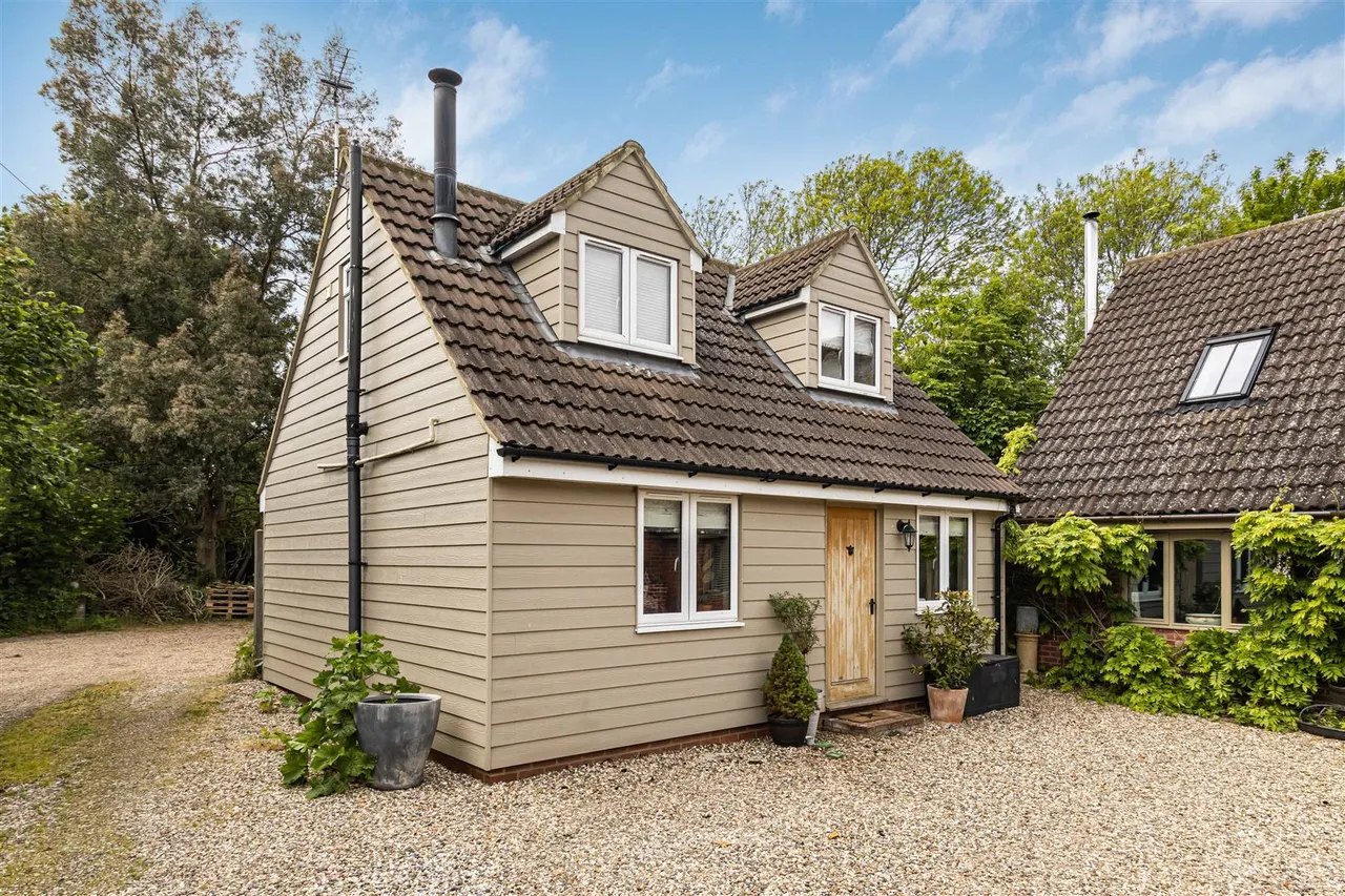 The Green, Castle Camps, CB21, photo 22