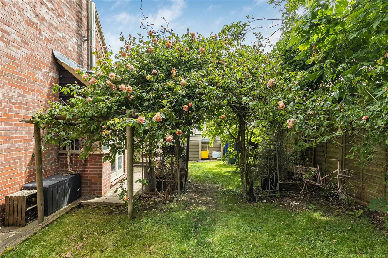 The Green, Castle Camps, CB21, photo 27