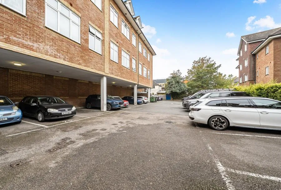 Lumley Road, Horley, RH6, photo 16