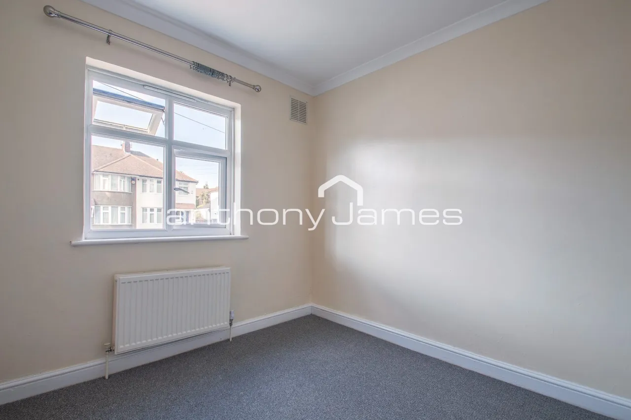 Eversley Avenue, Barnehurst, Kent, DA7, photo 4