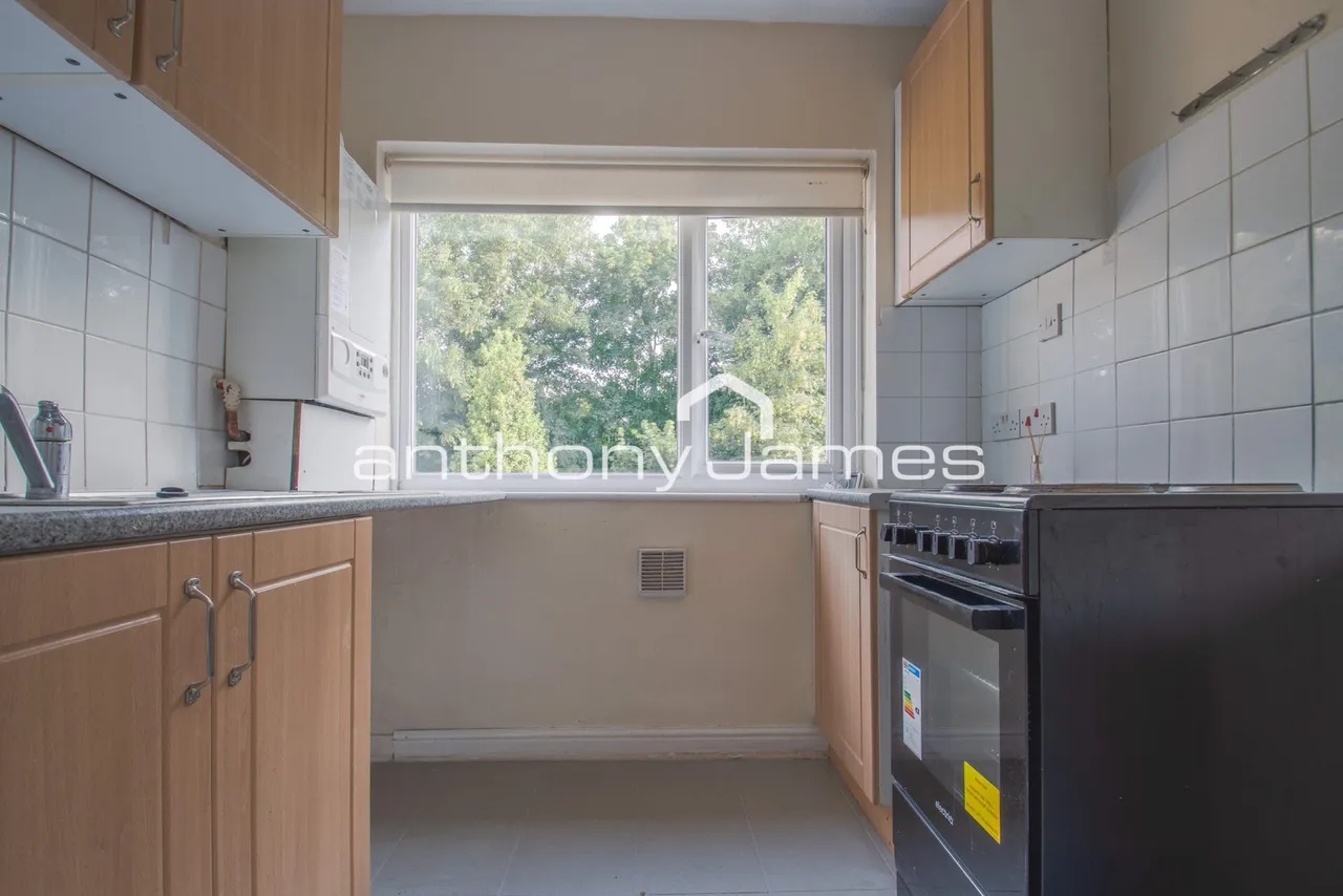 Eversley Avenue, Barnehurst, Kent, DA7, photo 5