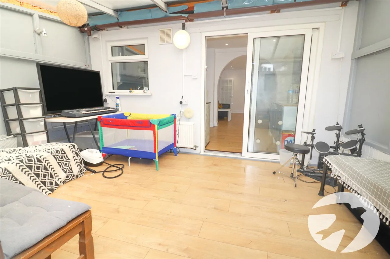 Collindale Avenue, Northumberland Heath, DA8, photo 9