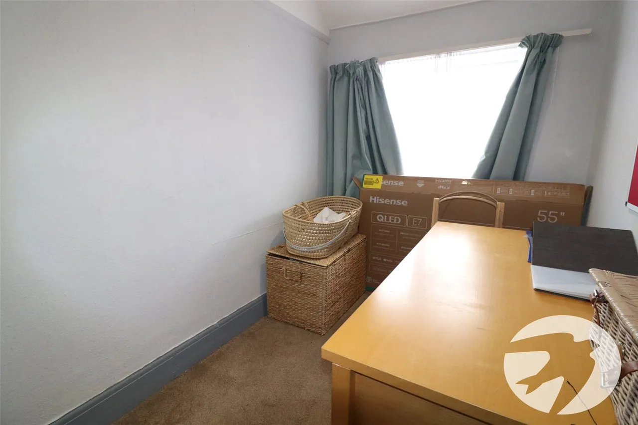 Collindale Avenue, Northumberland Heath, DA8, photo 12