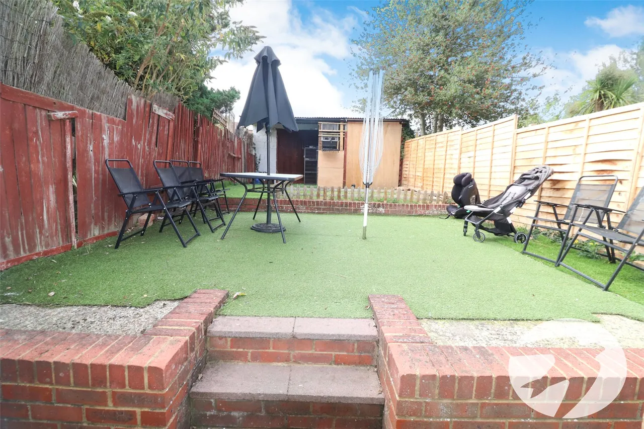 Collindale Avenue, Northumberland Heath, DA8, photo 14