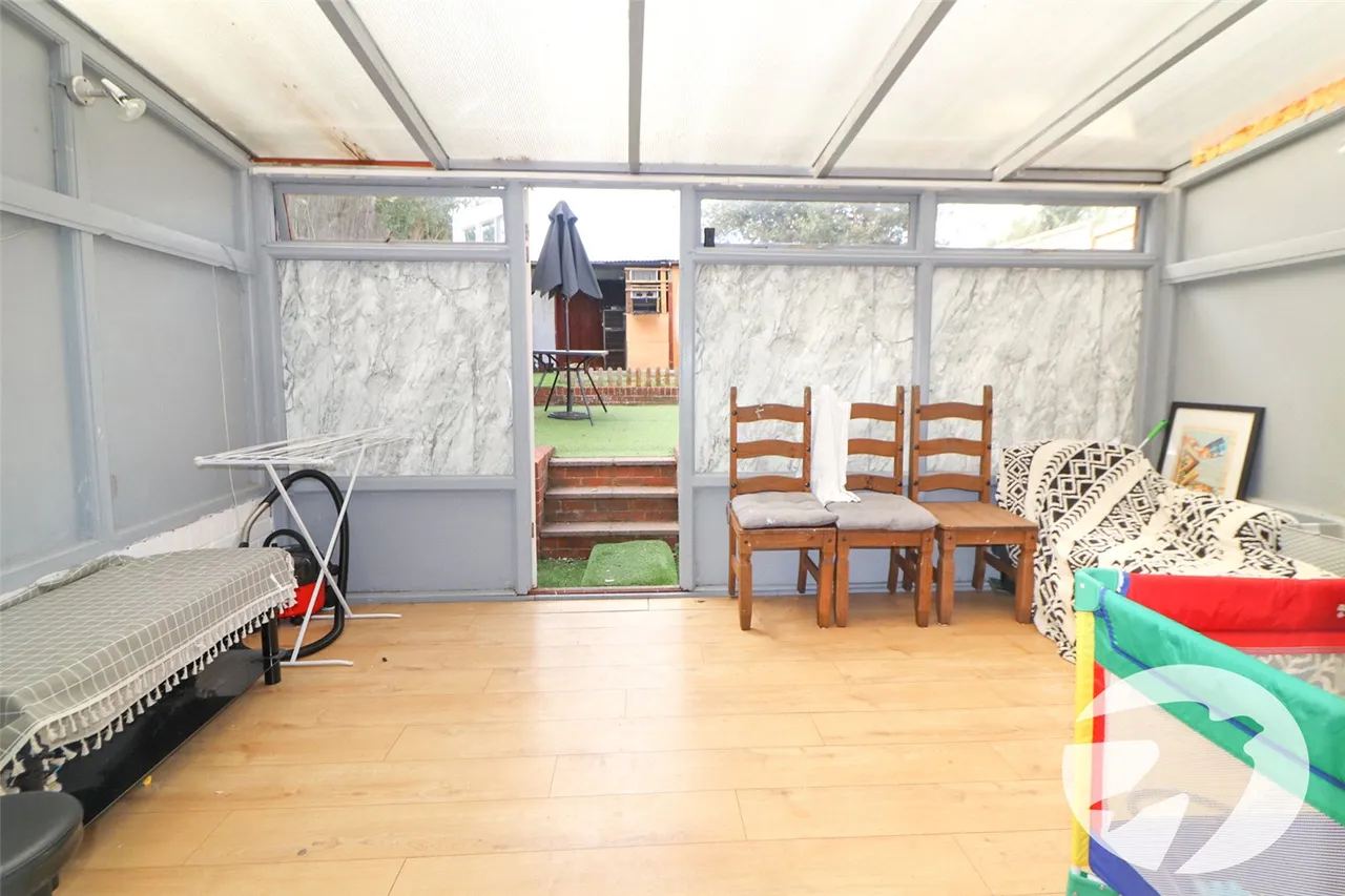 Collindale Avenue, Northumberland Heath, DA8, photo 8