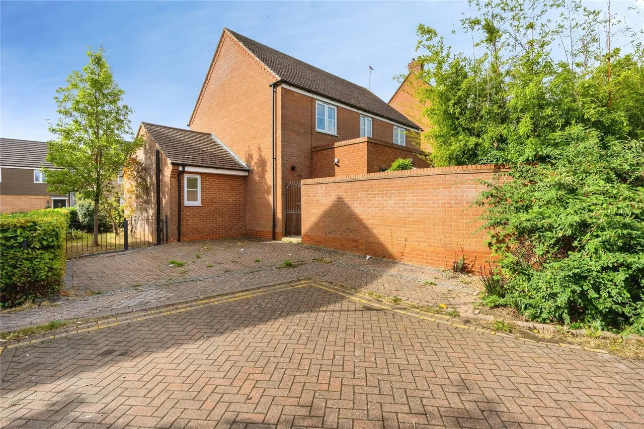 Kestrel Way, Leighton Buzzard, LU7, photo 24