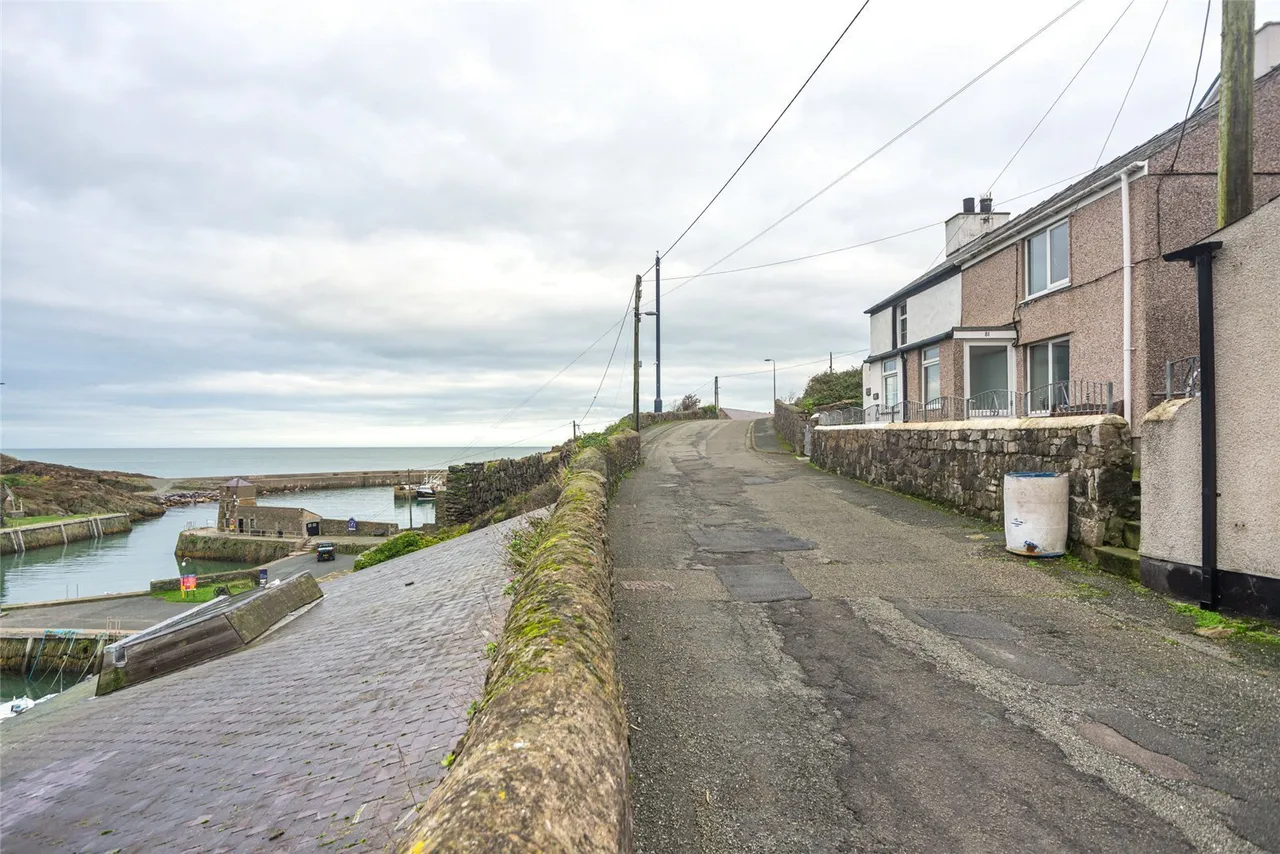 Upper Quay Street, Amlwch, photo 17