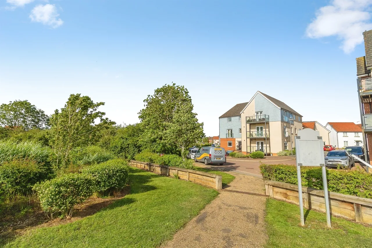 2 bed flat for sale — Tiree Court, Bletchley, Milton Keynes